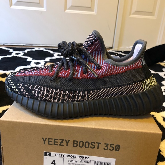 yeezy 350 v2 yecheil non reflective